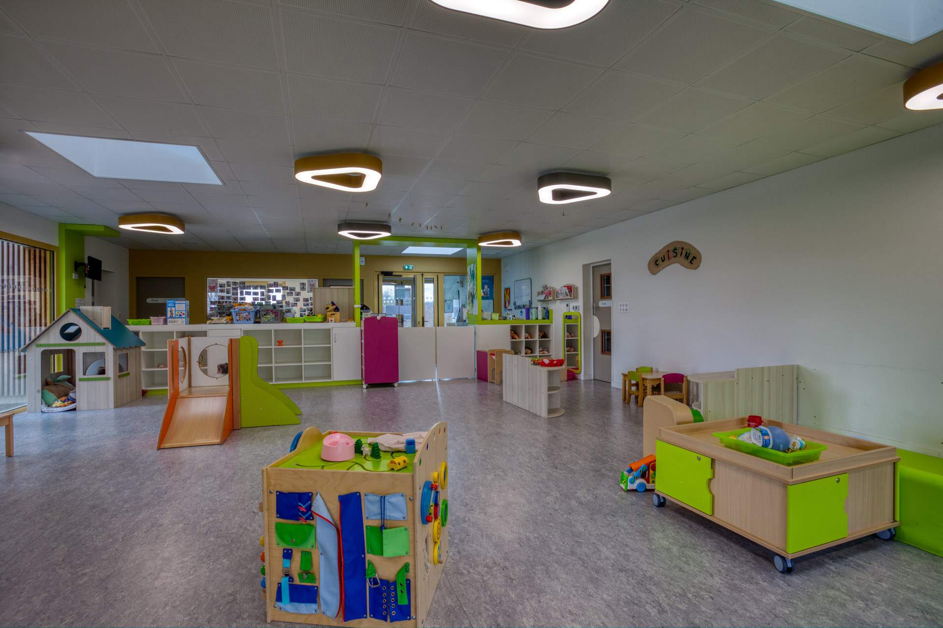 Com Images photographe entreprises tertiaire sarlat dordogne creche 1