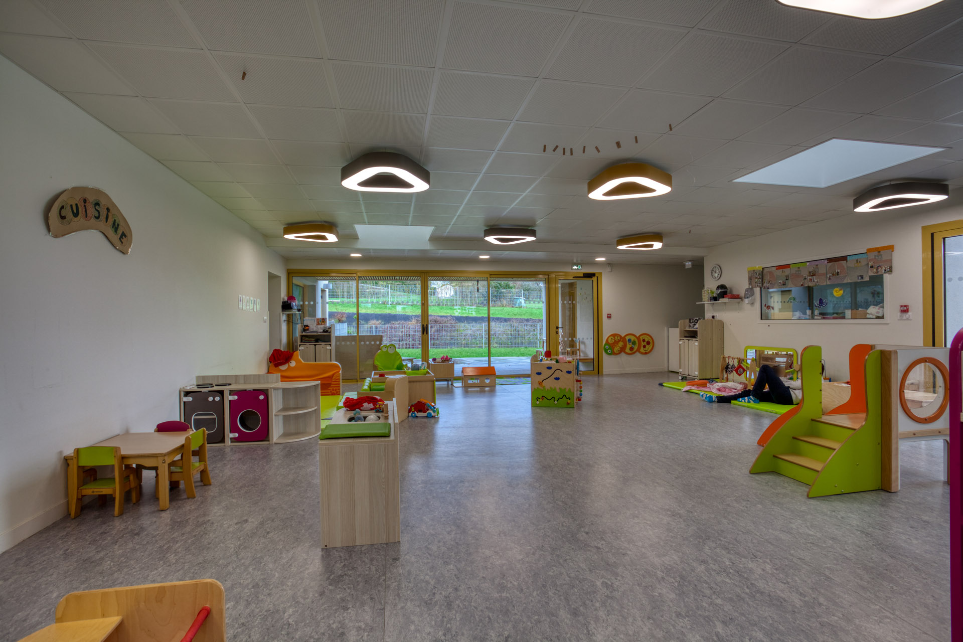 Com Images photographe entreprises tertiaire sarlat dordogne creche 2