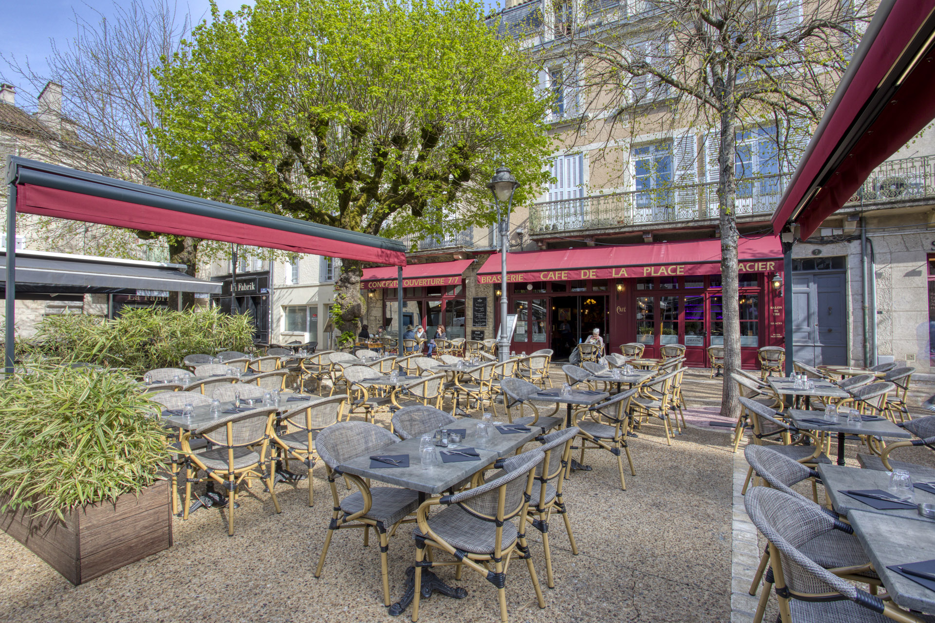 Com Images photographe restaurants sarlat dordogne Café de la Place 2
