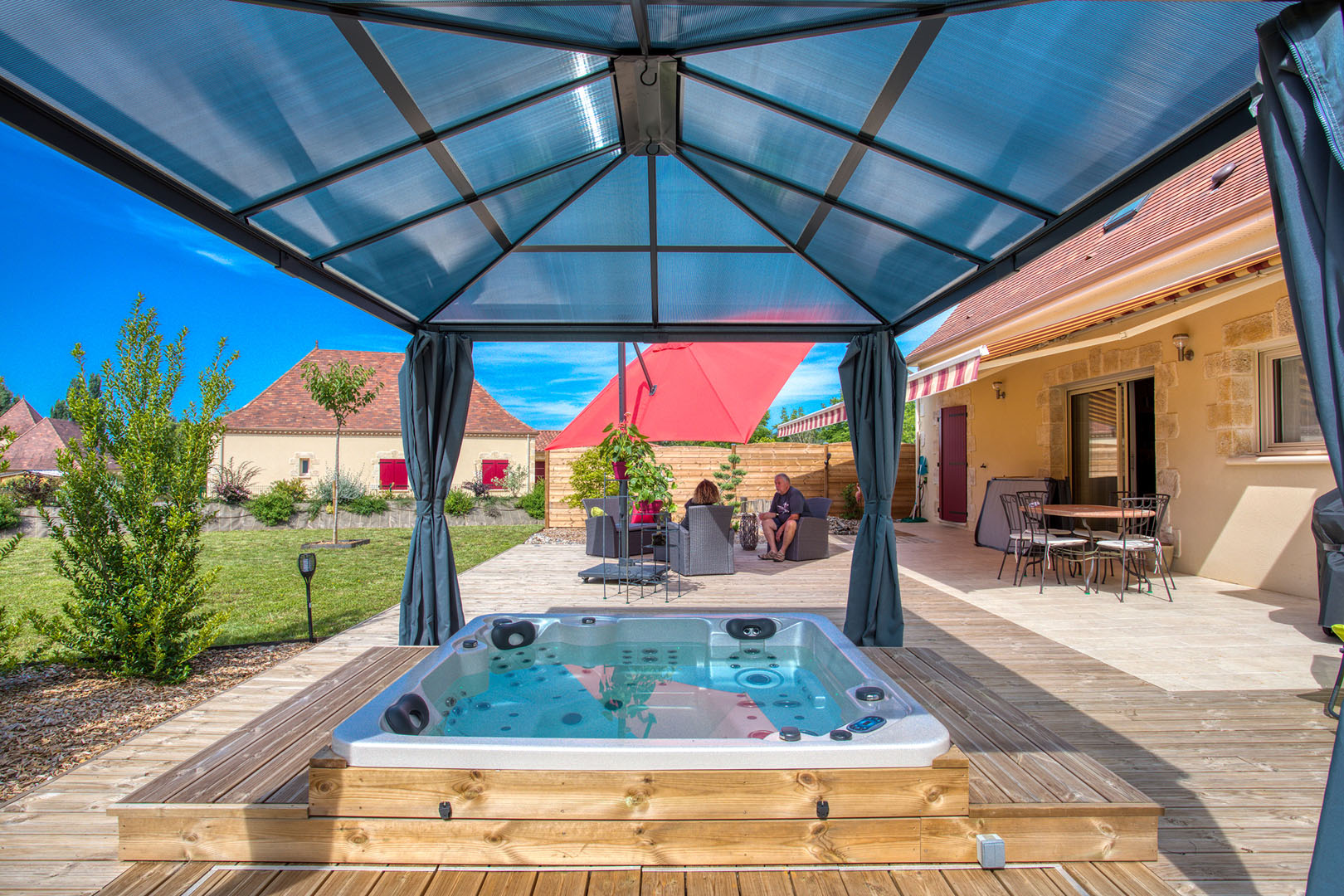 piscines minard spa encastré sarlat dordogne realisation SPA ENCASTRE ST JU 2